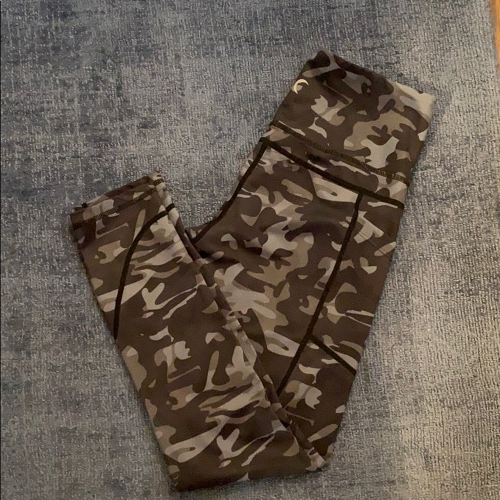 Zyia camo leggings. Like new!